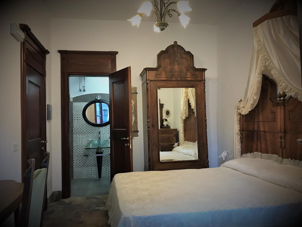 Domo All'Antico Borgo โอริสตาโน ภายนอก รูปภาพ