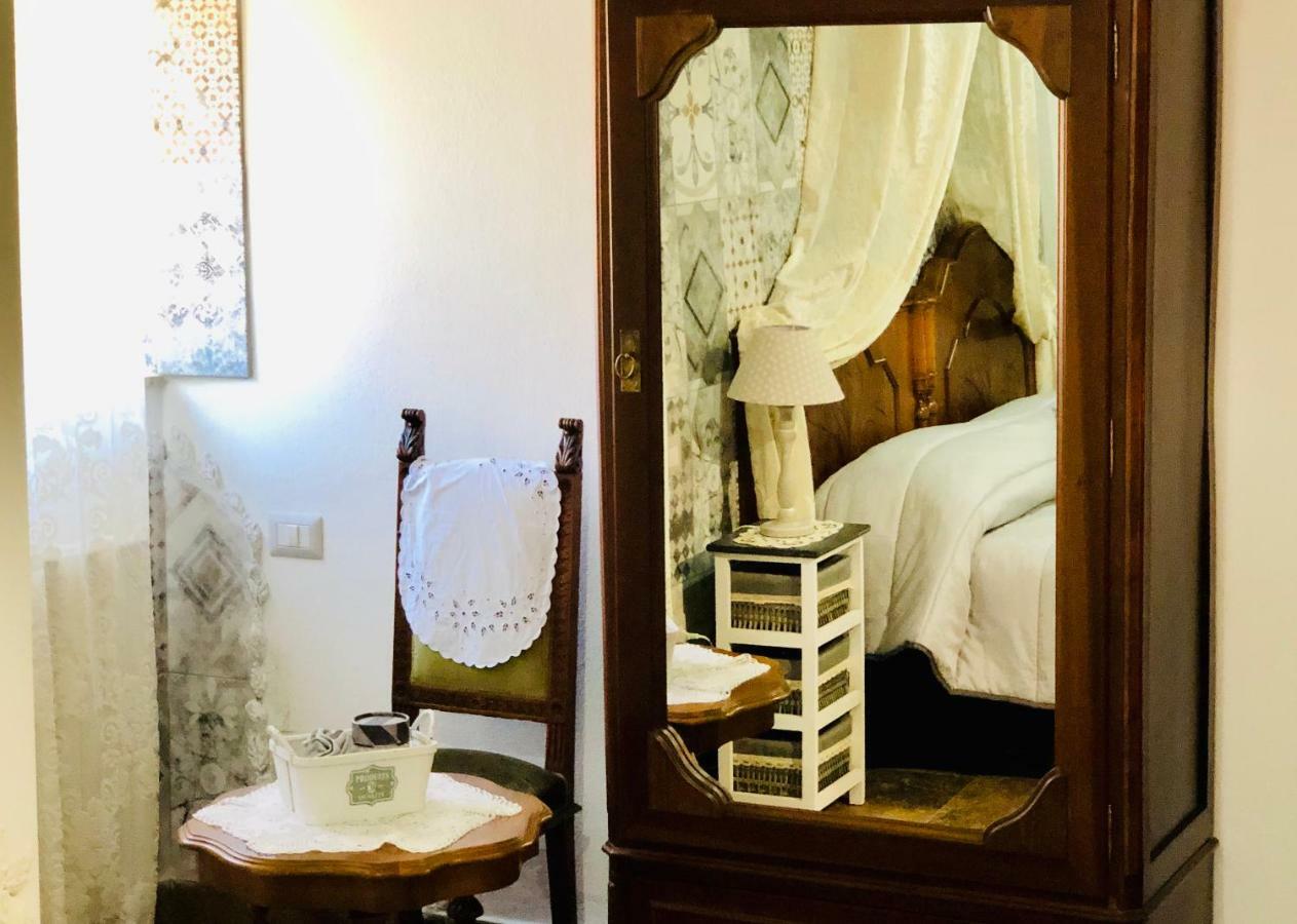 Domo All'Antico Borgo โอริสตาโน ภายนอก รูปภาพ