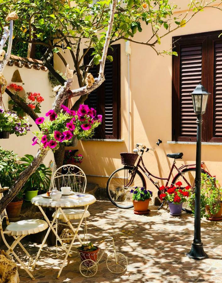 Domo All'Antico Borgo โอริสตาโน ภายนอก รูปภาพ